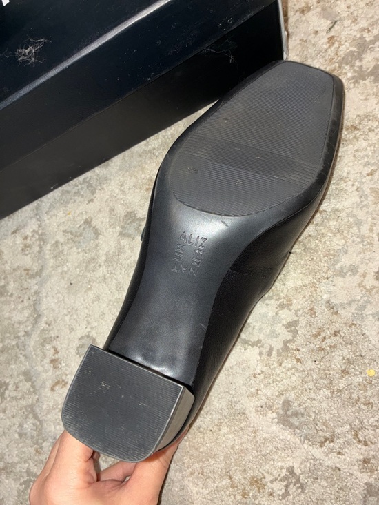 BRAND NEW Naturalizer Black Leather Mary Jane Block Heel Pumps - Picture 3 of 7